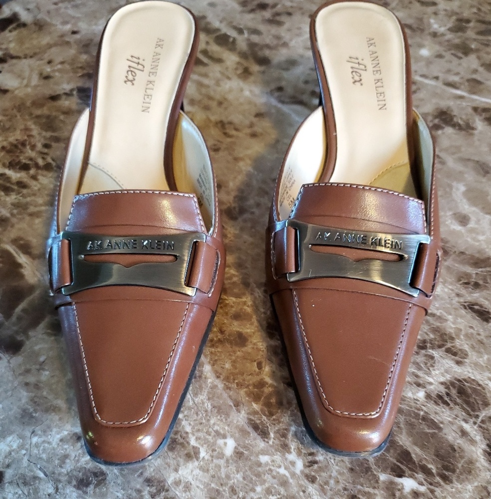 Anne klein iFlex macousin size 5M heel